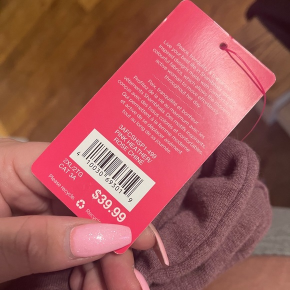 New sweater - Picture 4 of 4